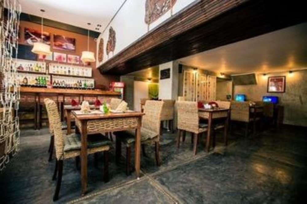 פנום פן Monsoon Riverside Hotel מראה חיצוני תמונה
